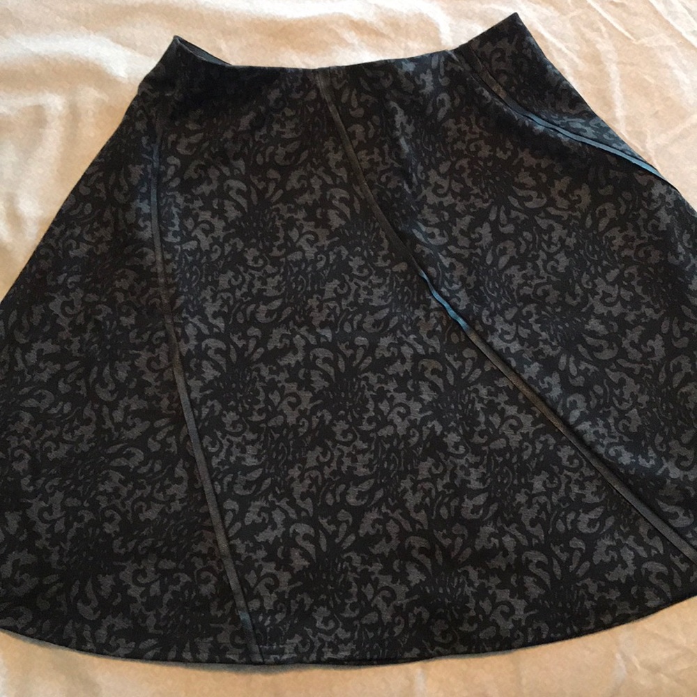Gray / Black Skirt